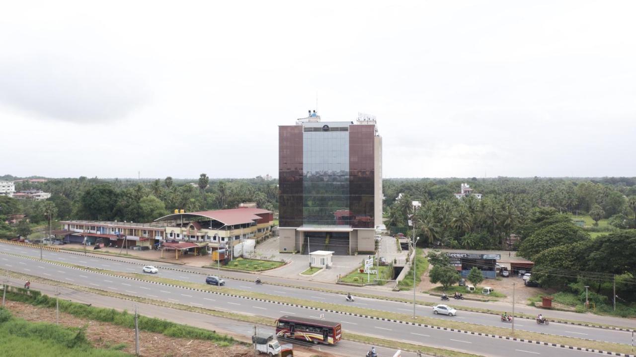 Essentia Manipal Inn Udupi Bagian luar foto