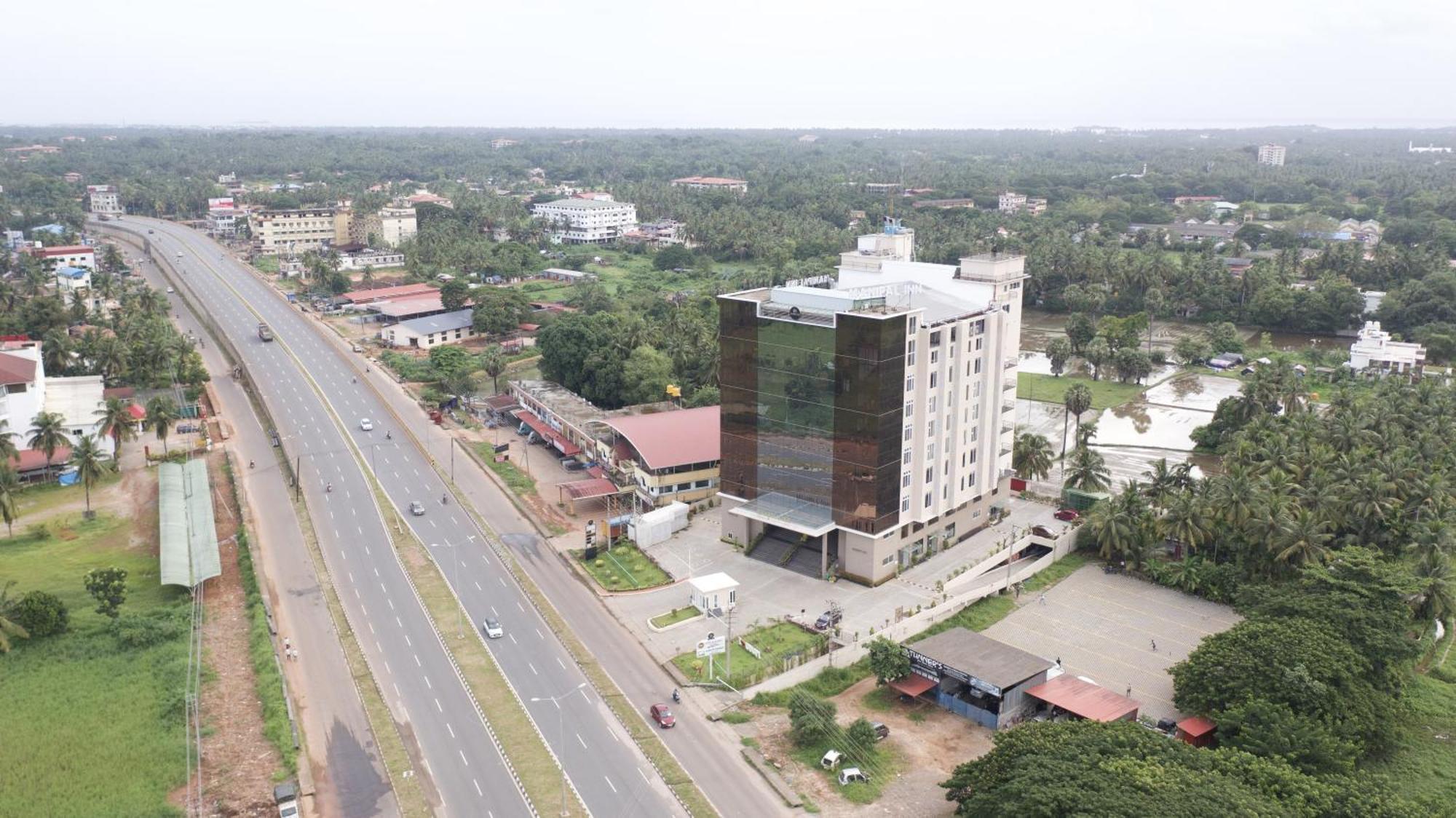 Essentia Manipal Inn Udupi Bagian luar foto
